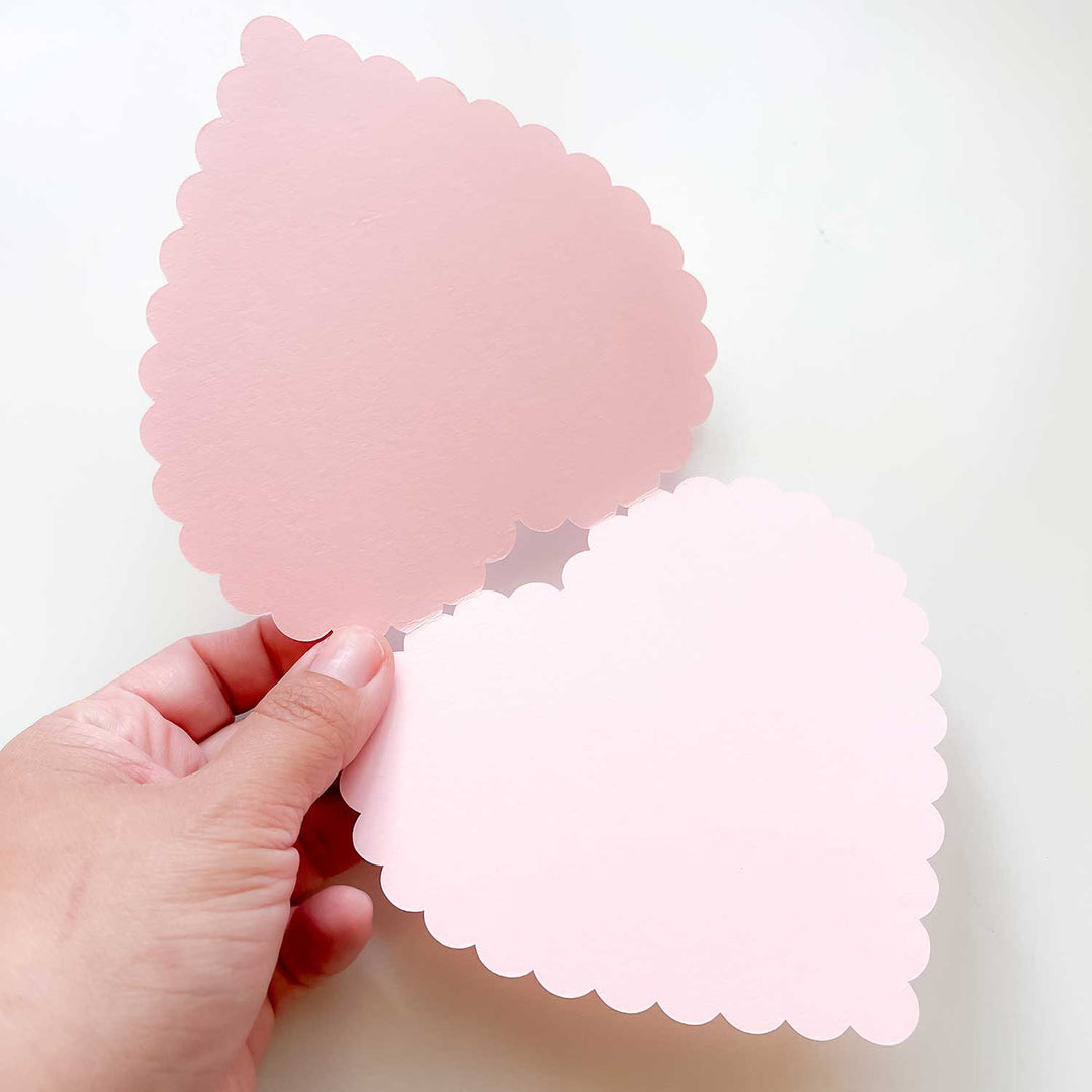 SVG : Scalloped Heart Shaped Cards
